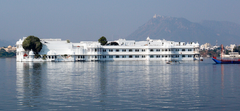 lake palace- travel in india