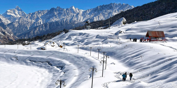 Auli tourist places - Snowfall in Auli