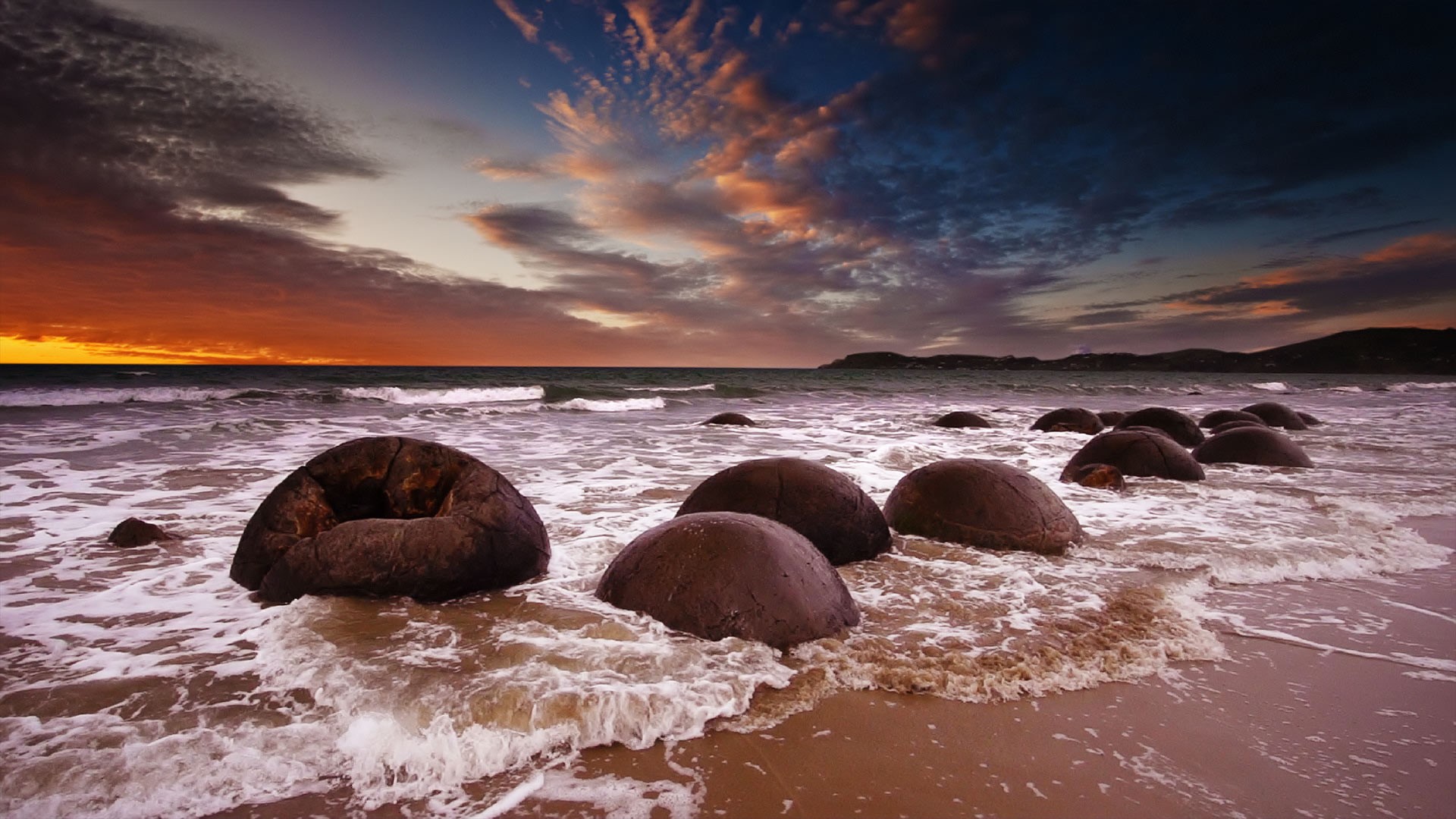 Moeraki-boulders | mysterious places in the world